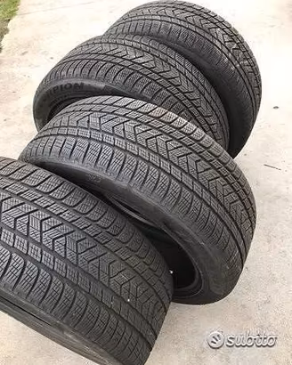4 gomme invernali 325 35 22 e 285 40 22 Pirelli