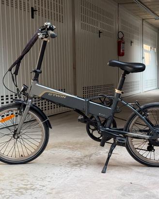 BICI CON PEDALATA ASSISTITA DECATHLON