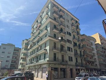 Via cesare battisti libero con ascensore