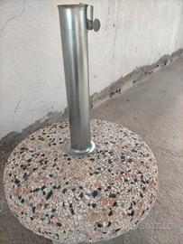 Porta ombrellone in cemento