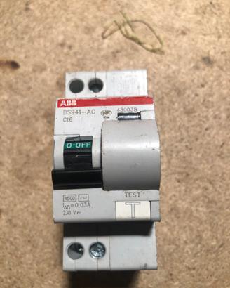 Magnetotermico differenziale ABB 16A DS941
