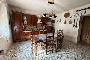 Appartamento di 326 m² con più di 5 locali e box a