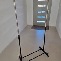 Appendiabiti con ruote