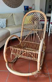 Sedia a dondolo in bambù 