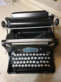 macchina da scrivere vintage 