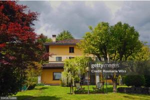 Acquirente di Uni-bi-trifamiliare con giardino