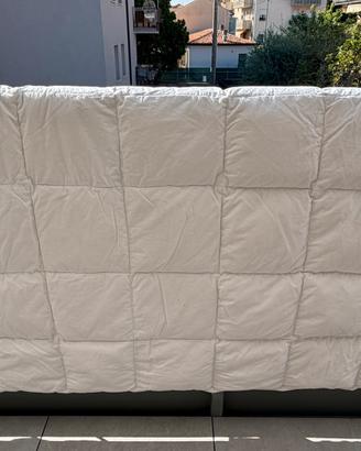 Piumino matrimoniale e 5 parure copripiumino