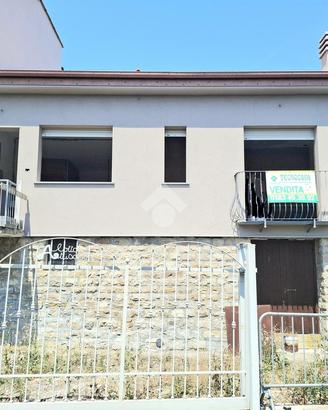 CASA INDIPENDENTE A DIANO ARENTINO