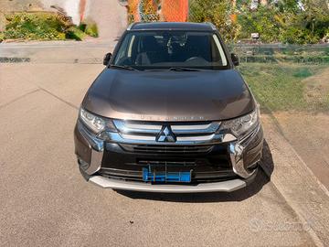 Suv mitsubishi outlander 7 posti