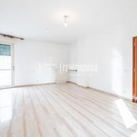 Ampio Trilocale con Tre Balconi