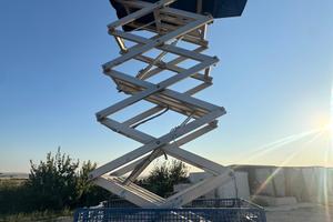 Piattaforma a pantografo JLG M4069