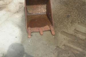 Benna da cm. 40 usata