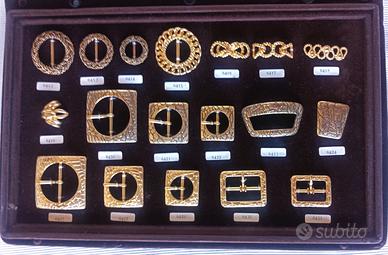 collezione rara di fibbie