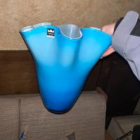 Vaso a fazzoletto in vetro