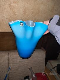 Vaso a fazzoletto in vetro