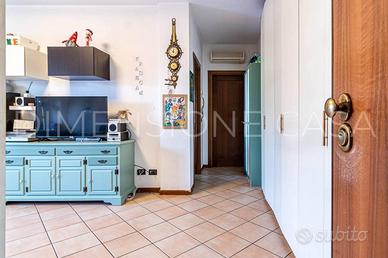 Appartamento di 101 m² con più di 5 locali e box a