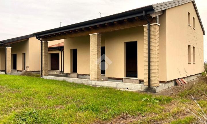 PORZIONE DI BIFAMILIARE A SAN PIETRO VIMINARIO