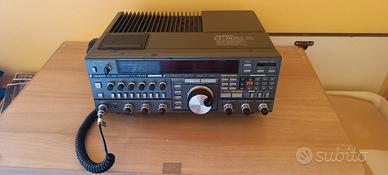 YAESU Ricetrasmittente