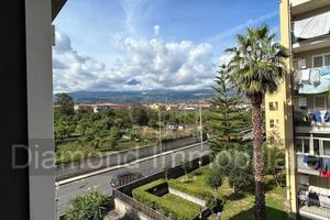 Appartamento ristrutturato con garage a Giarre