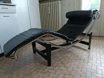 chaise longue