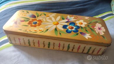 Scatola latta vintage vuota Dufour