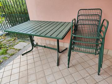 Tavolo e sedie giardino 