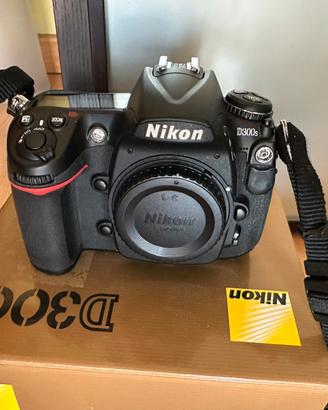 Nikon D300 S  + Battery Grip MB D10