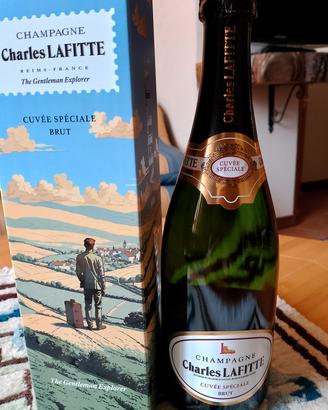 Bottiglia Champagne Charles LafitteFrance Reims 