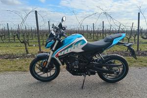 voge brivido 125r + casco