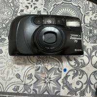 Macchina fotografica yashica zoomate 70