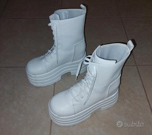 Stivali in ecopelle bianca