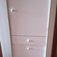 Colonna bagno con cassetto per la biancheria 