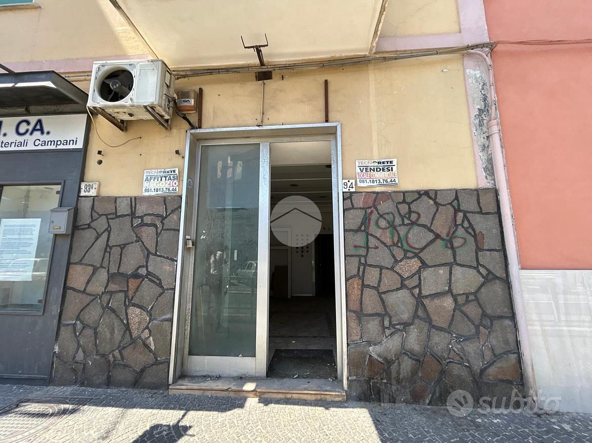 NEGOZIO A NAPOLI - Vista 2