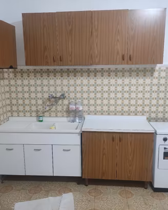  pensili, mobile, lavello e cucina