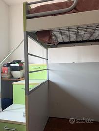 cameretta con cassetti e cassettoni