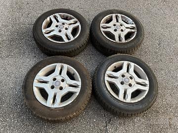 Gomme x auto Panda complete di cerchioni