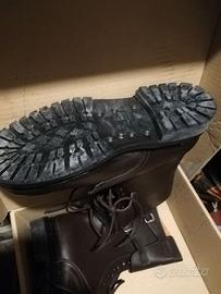 Scarponi anfibi taglia 41