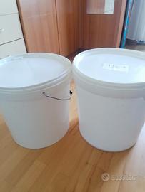 secchi plastica da 24kg con tappo 
