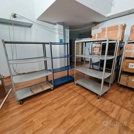 Carrelli industriali in metallo super robusti,