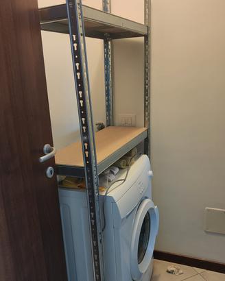 Scaffale in legno e metallo con 4 ripiani