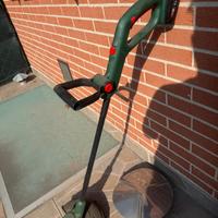 Tagliabordi Bosch a batteria 18V per giardino