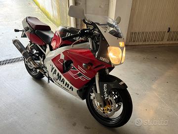 Yamaha FZ 600 R storica