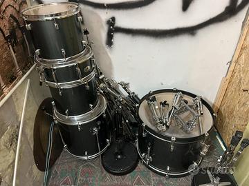 Batteria Pearl Forum Series + hardware