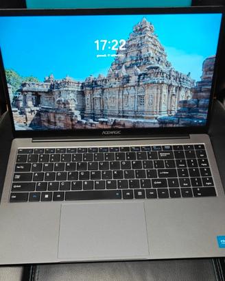 notebook 15.6 pollici 16gb di RAM  SSD 512gb 