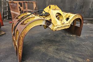 Pinza per movimentazione materiale