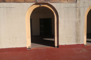 Ampio Locale commerciale