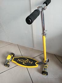 monopattino quattro ruote 