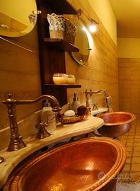 Composizione bagno completa in rame e marmo