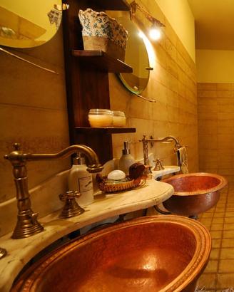 Composizione bagno completa in rame e marmo