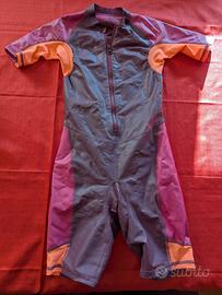 Muta piscina bambina